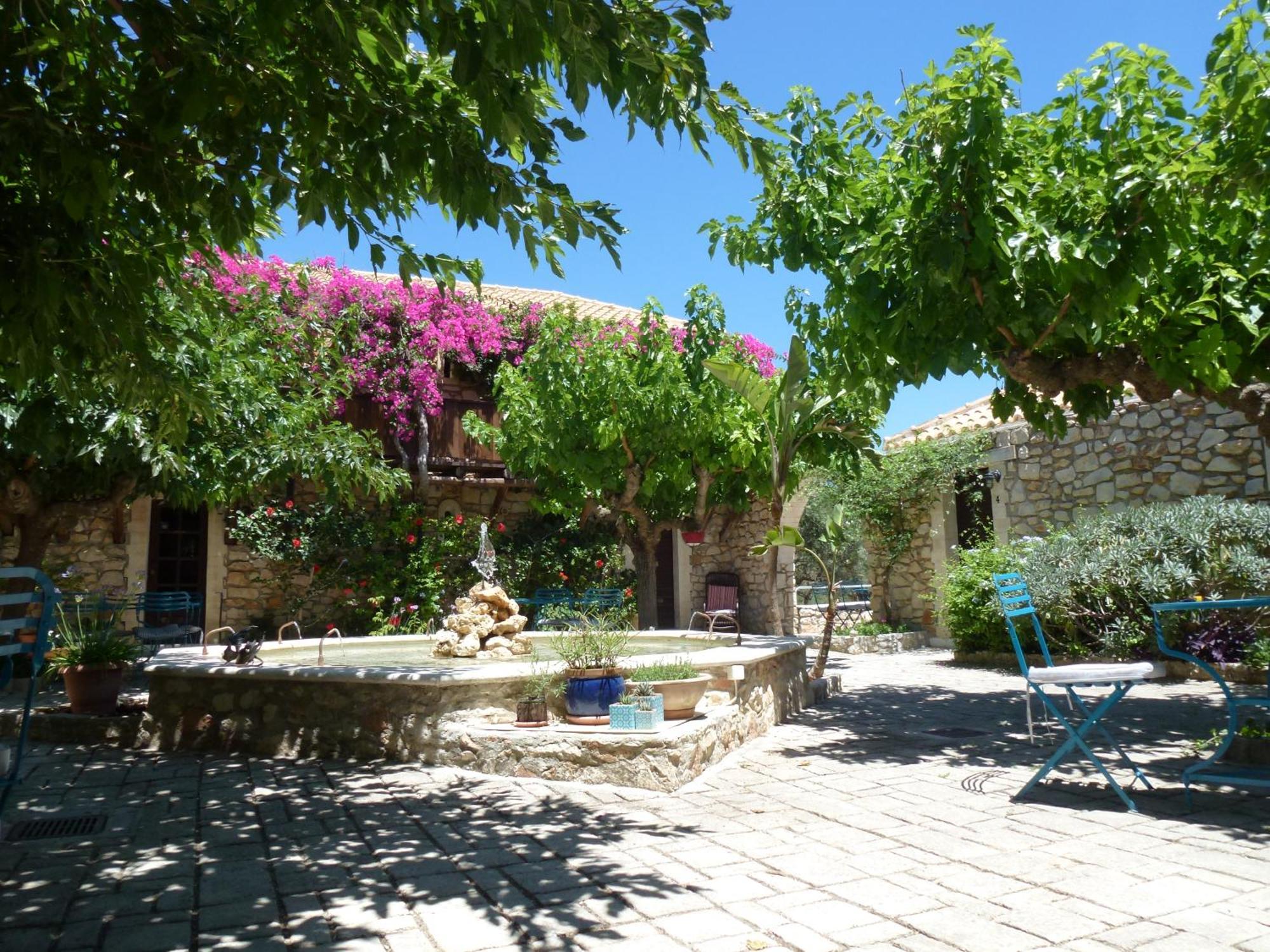 Tsivouli Accommodation Lithakia  Buitenkant foto